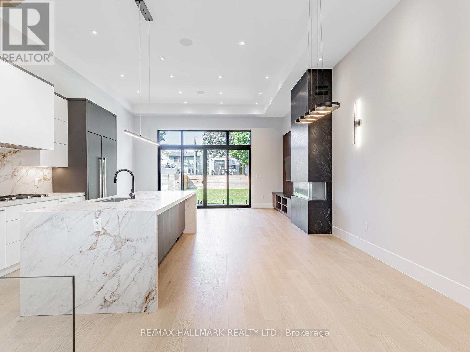 80 Barker Avenue, Toronto, Ontario  M4C 2N6 - Photo 5 - E13133028
