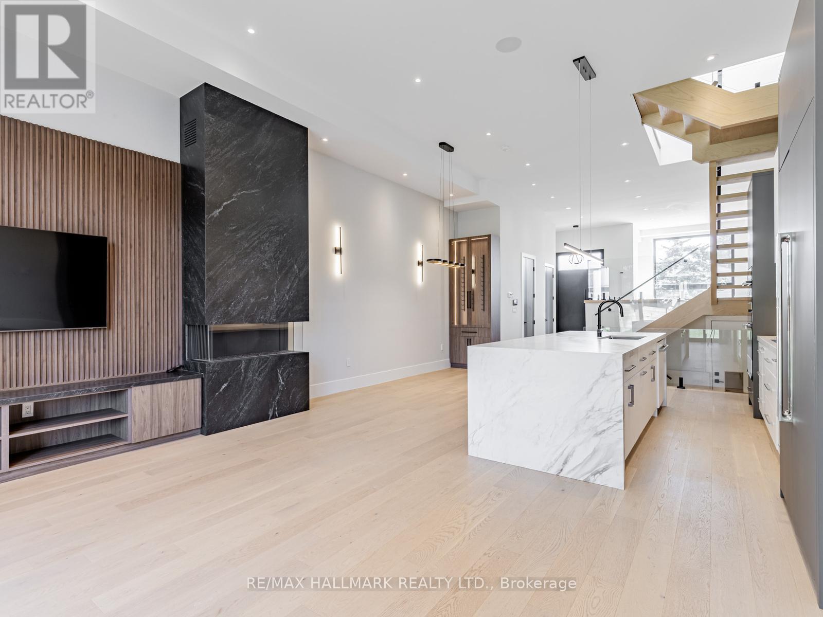 80 Barker Avenue, Toronto, Ontario  M4C 2N6 - Photo 9 - E13133028