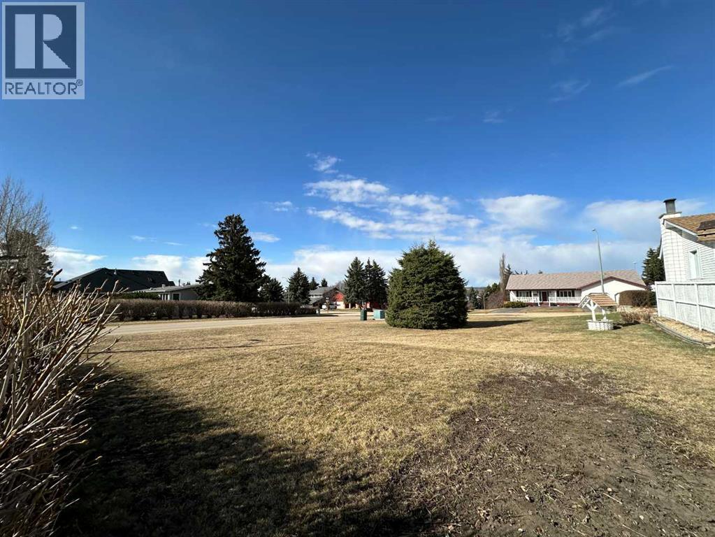4001 39 Street, Ponoka, Alberta  T4J 1A8 - Photo 1 - A2310480
