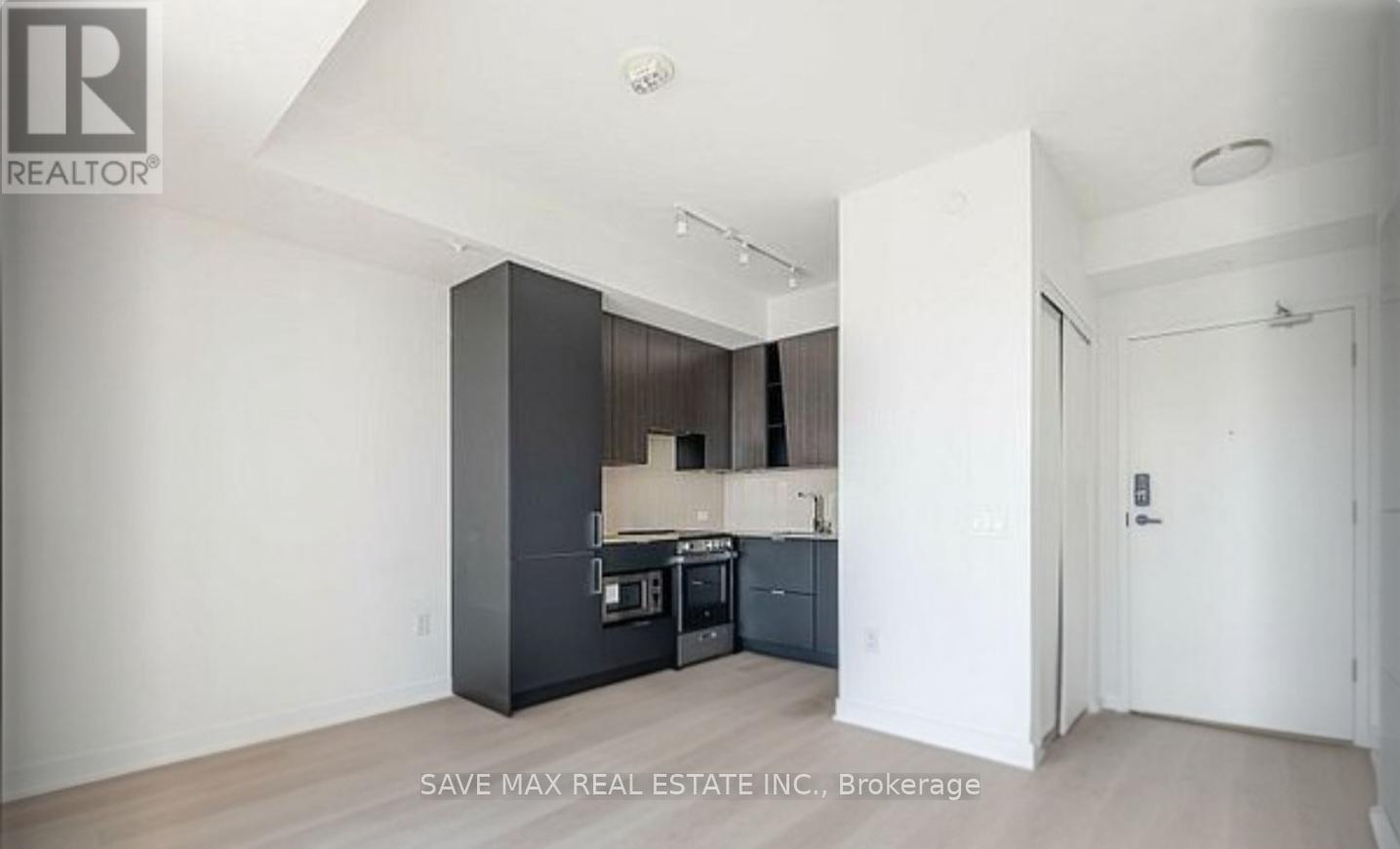 2210 - 3883 Quartz Road, Mississauga, Ontario  L5B 0M4 - Photo 3 - W13128174