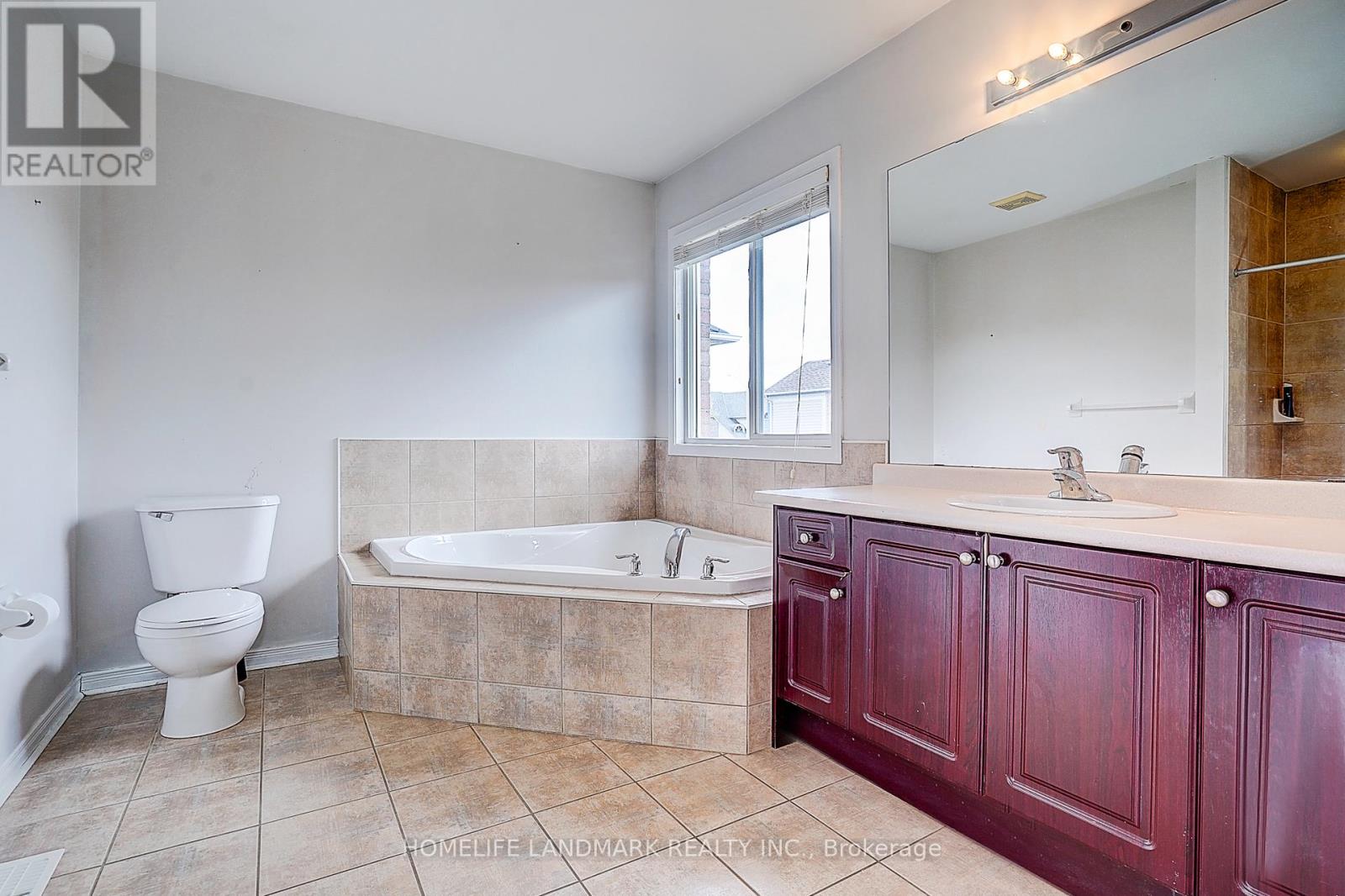 121 Lowther Avenue, Richmond Hill, Ontario  L4E 4P4 - Photo 15 - N13132858