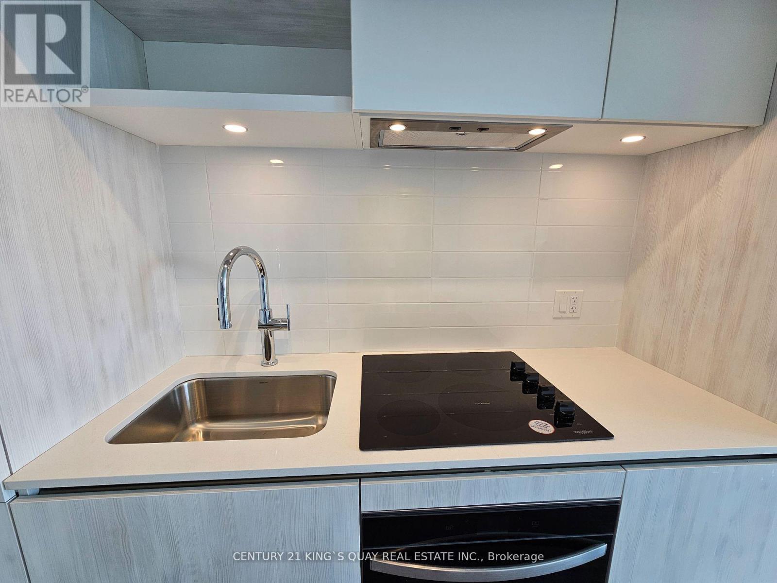 630 - 2 David Eyer Road, Richmond Hill, Ontario  L4S 0N6 - Photo 3 - N13133026