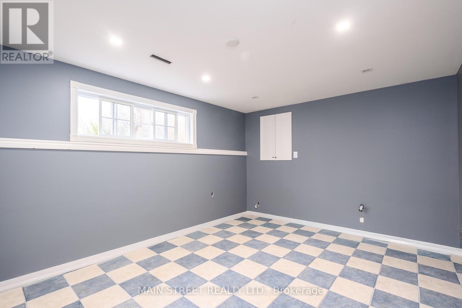 41 Bedford Road, Georgina, Ontario  L0E 1R0 - Photo 12 - N13133042