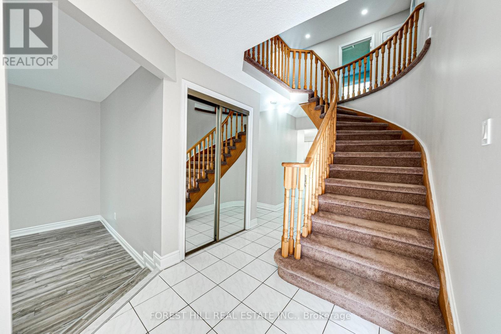 300 Conley Street, Vaughan (Lakeview Estates), Ontario  L4J 2Z6 - Photo 4 - N13133096