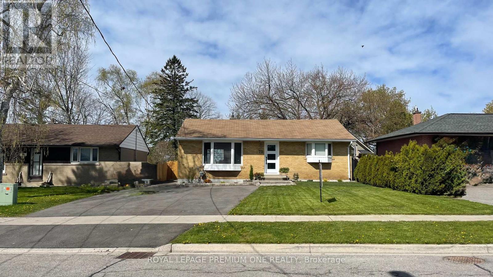 72 Thornton Avenue, Bradford West Gwillimbury (Bradford), Ontario  L3Z 1N4 - Photo 2 - N13133118