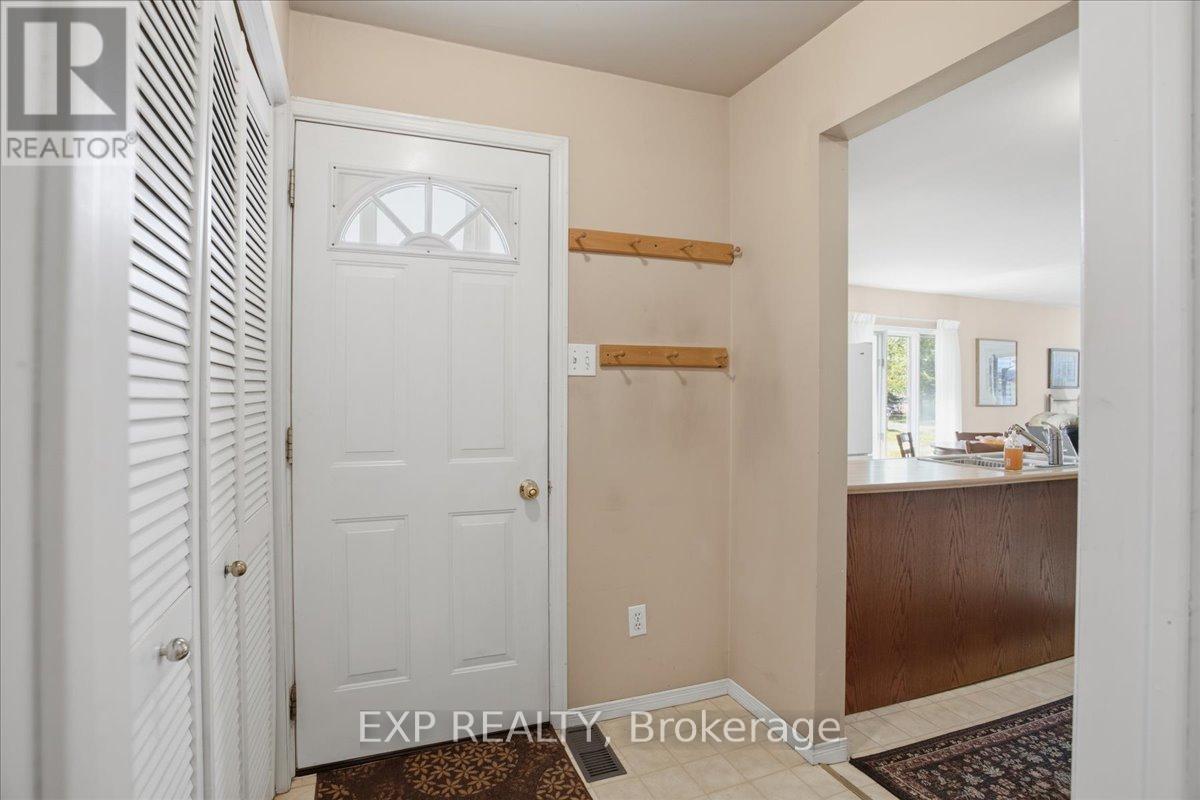 69 33rd Street N, Wasaga Beach, Ontario  L9Z 2C1 - Photo 4 - S13132828