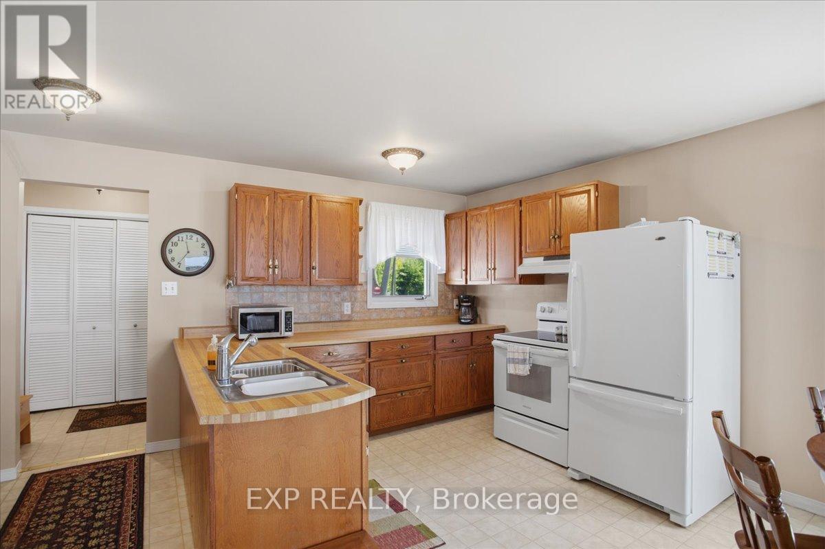 69 33rd Street N, Wasaga Beach, Ontario  L9Z 2C1 - Photo 6 - S13132828