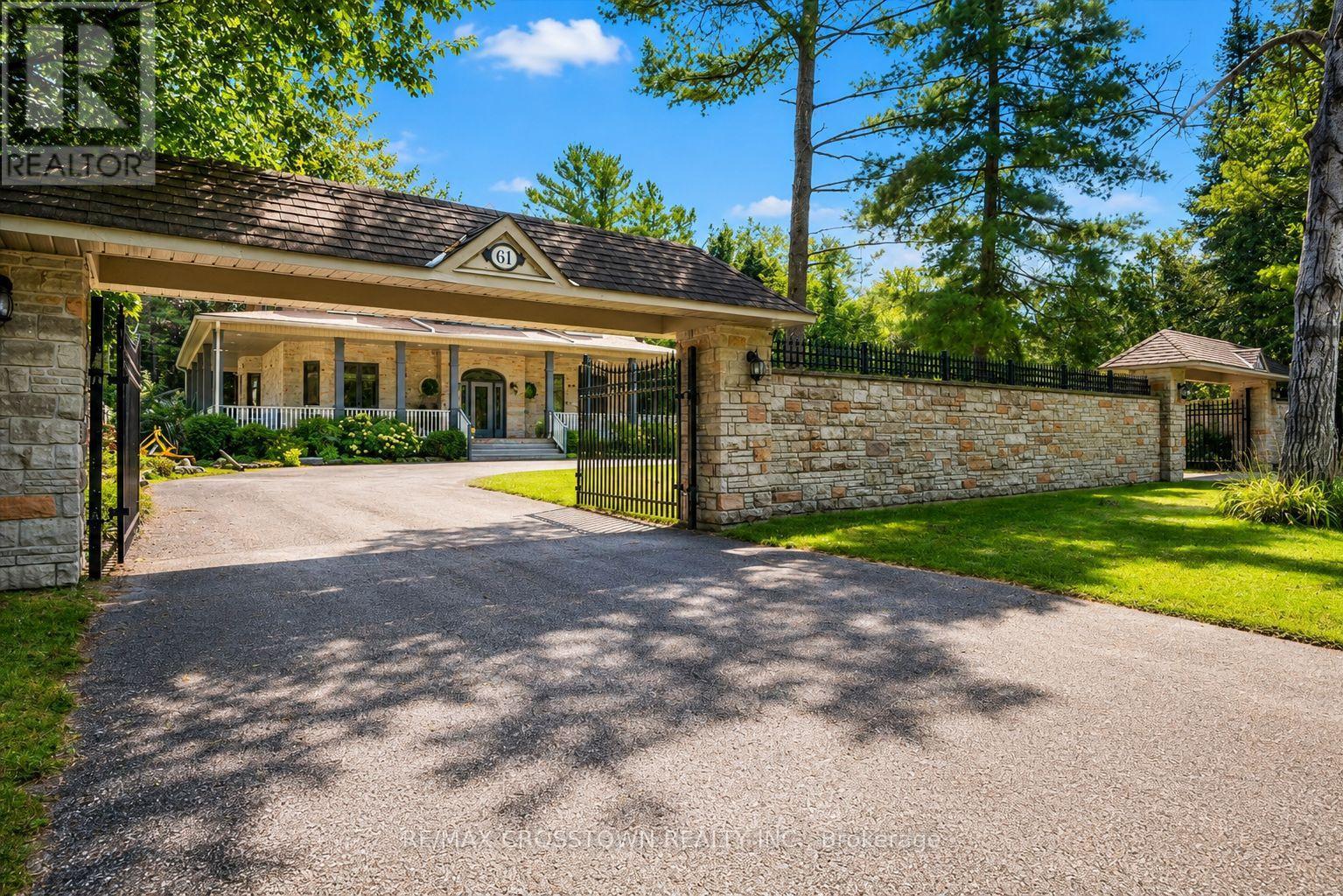 61 EARL STREET, Wasaga Beach, Ontario