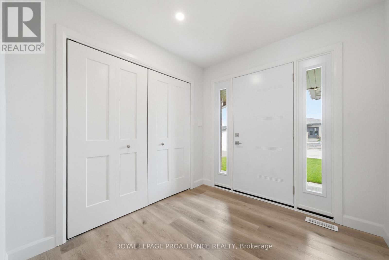 19 Parkland Circle, Quinte West, Ontario  K8V 0R3 - Photo 8 - X13133180