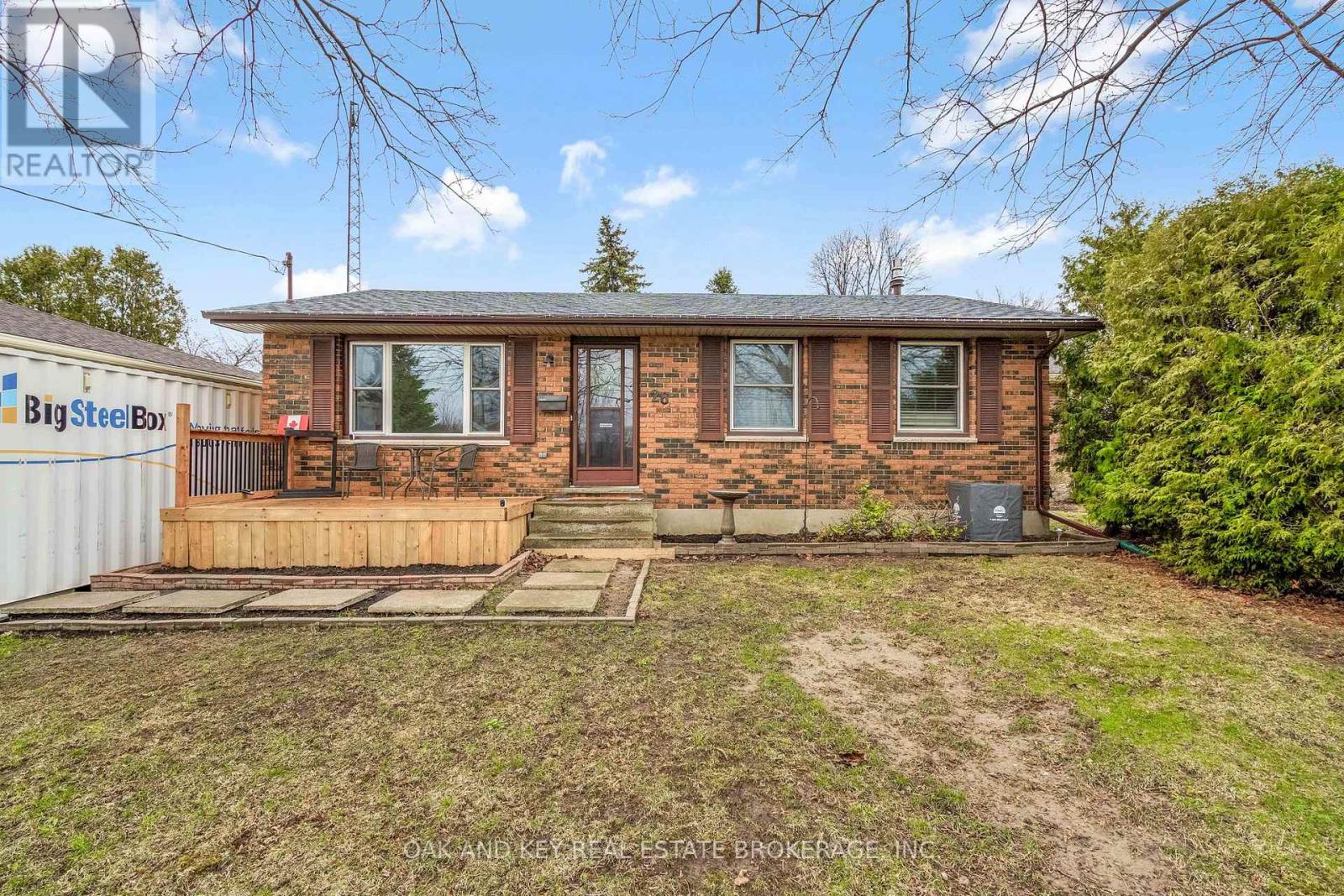 26 SINCLAIR AVENUE, St. Thomas, Ontario