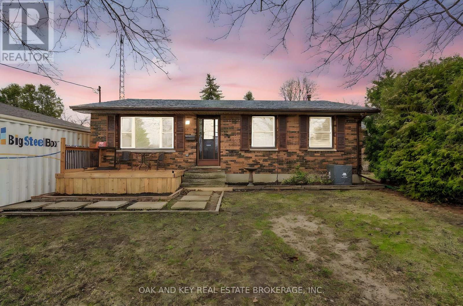 26 Sinclair Avenue, St. Thomas, Ontario  N5R 3A8 - Photo 3 - X13133302