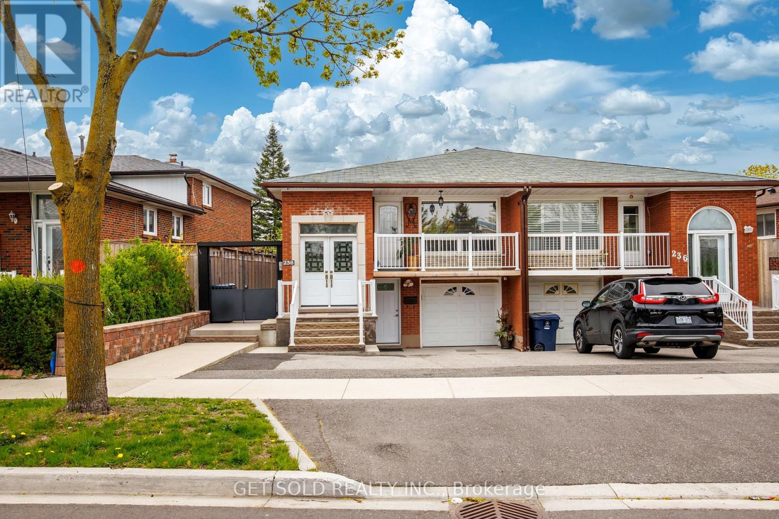 238 Firgrove Crescent, Toronto, Ontario  M3N 1K8 - Photo 1 - W13132678