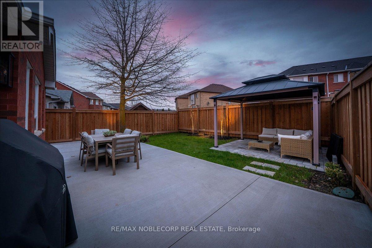 338 Ellwood Drive W, Caledon, Ontario  L7E 2G6 - Photo 5 - W13132684