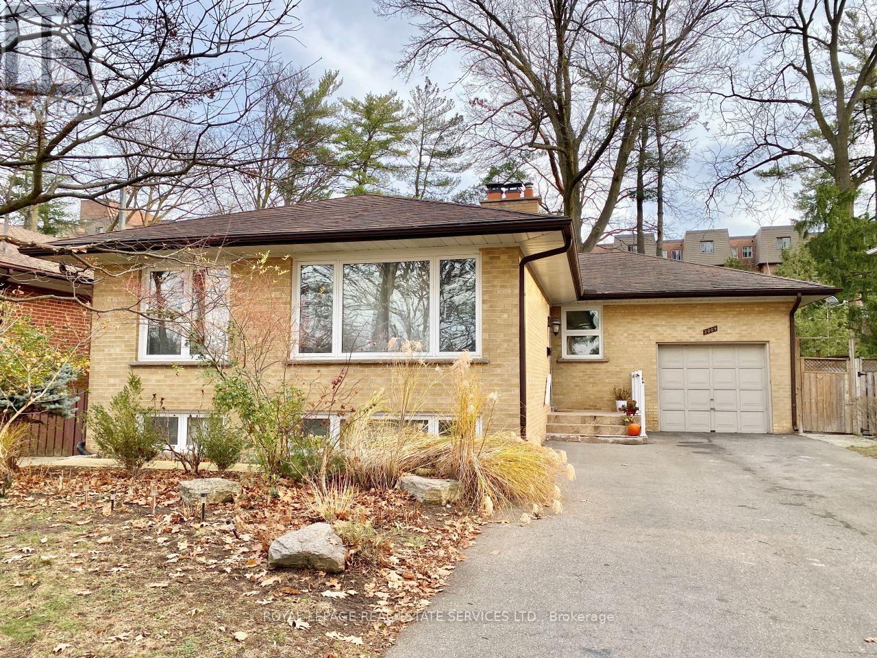 3009 O'hagan Drive, Mississauga, Ontario  L5C 2C4 - Photo 2 - W13132750