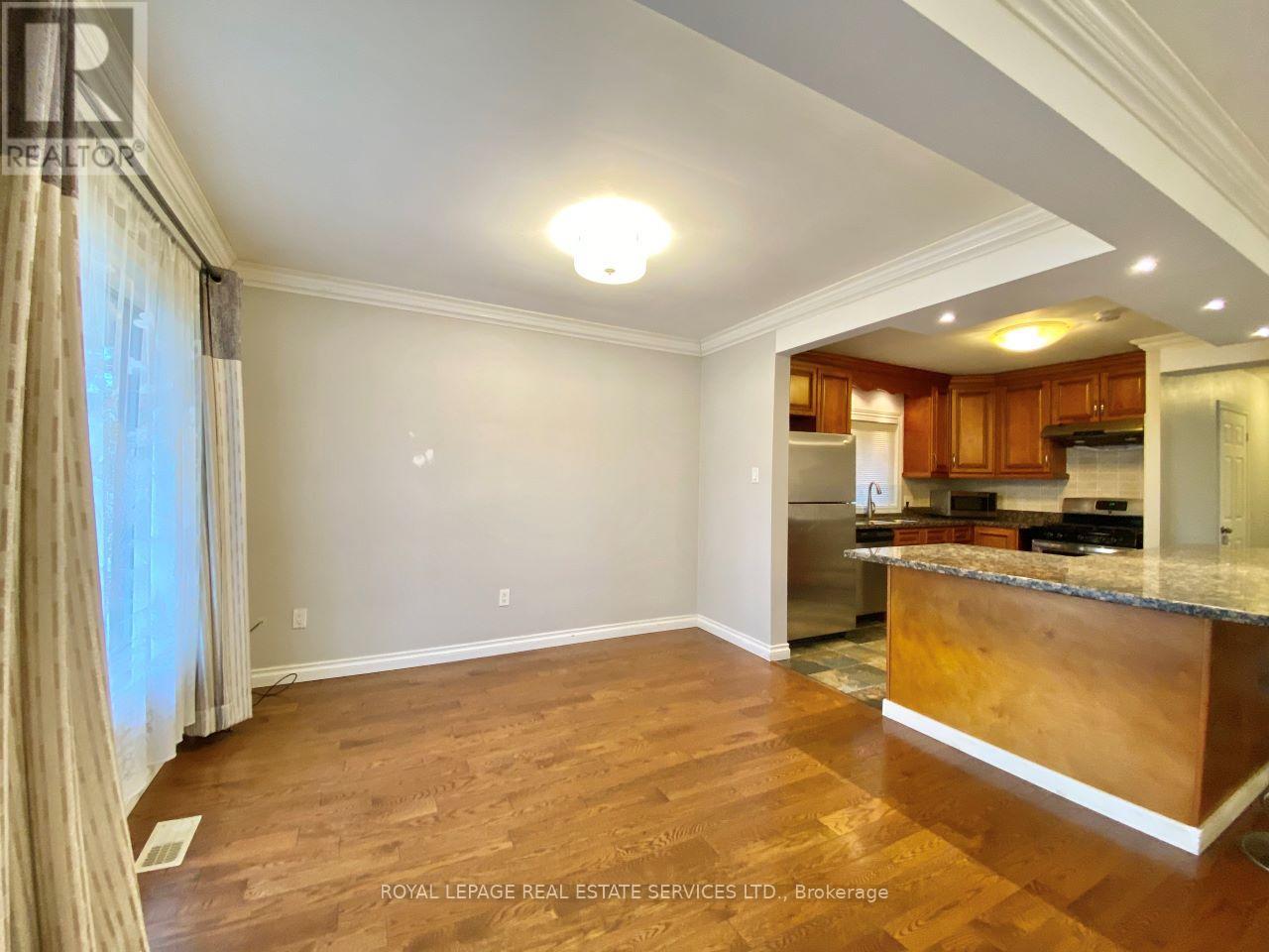 3009 O'hagan Drive, Mississauga, Ontario  L5C 2C4 - Photo 6 - W13132750