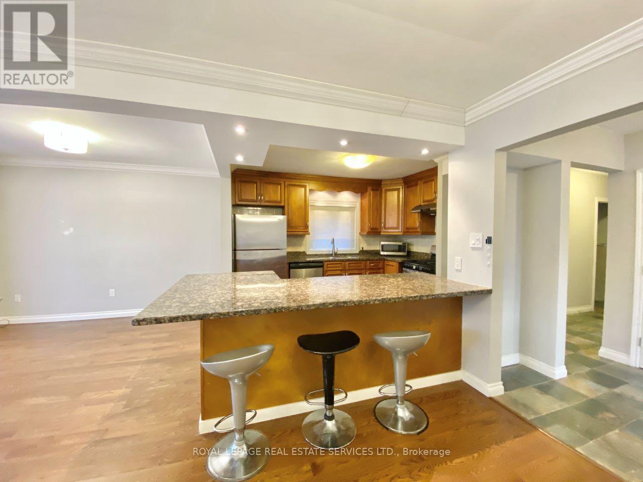 3009 O'hagan Drive, Mississauga, Ontario  L5C 2C4 - Photo 7 - W13132750