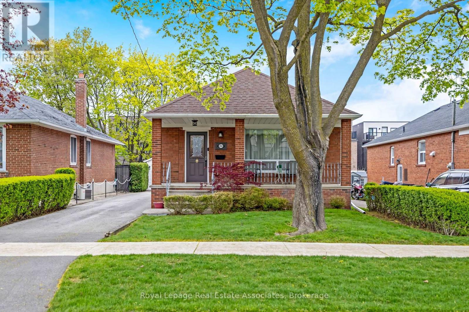 293 THIRTIETH STREET, Toronto, Ontario