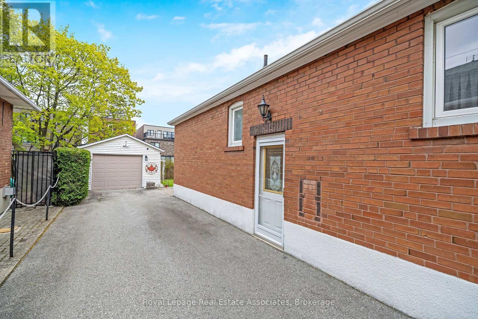 293 Thirtieth Street, Toronto, Ontario  M8W 3E4 - Photo 32 - W13132810