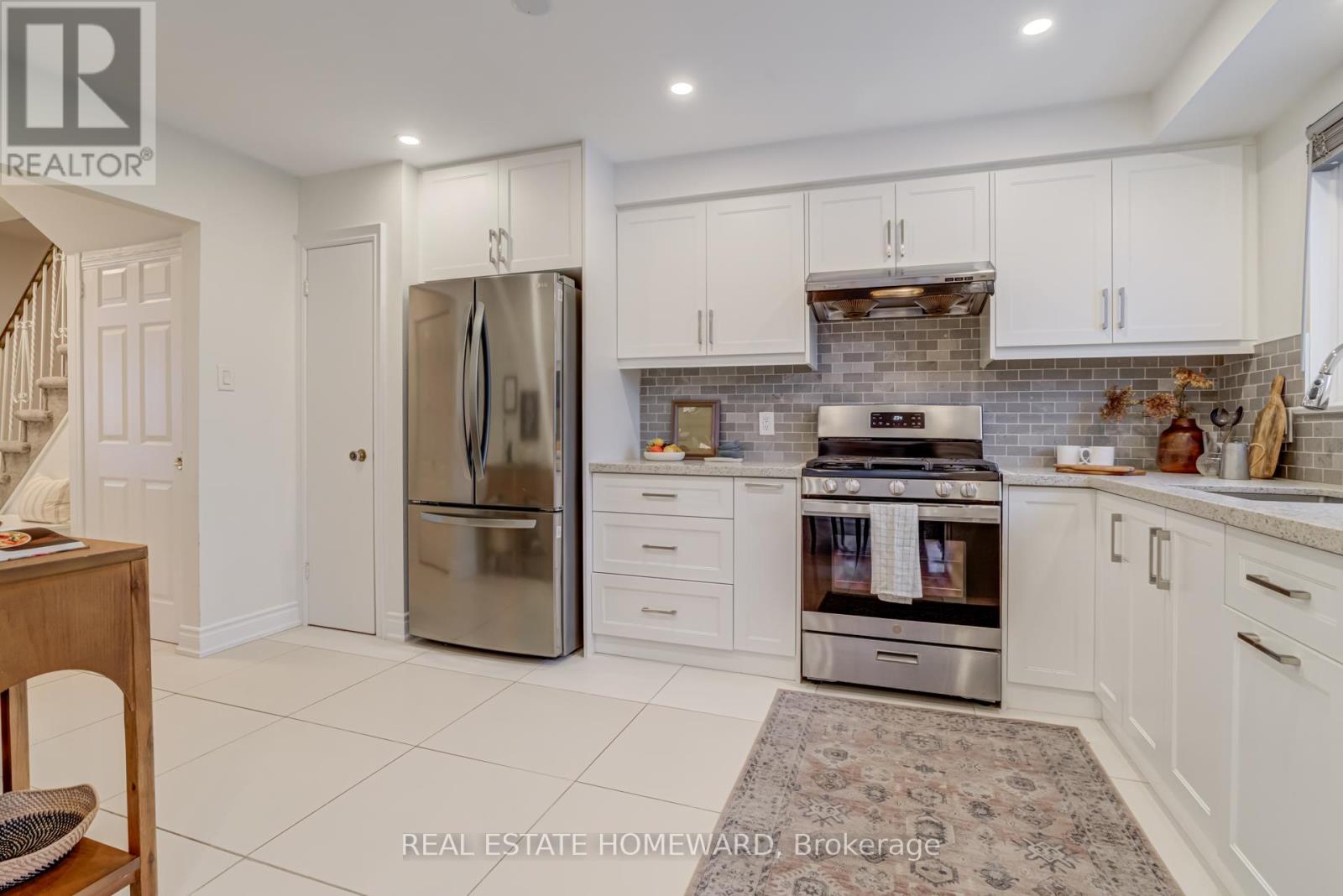 783 Dodsworth Crescent, Mississauga, Ontario  L4Y 2H8 - Photo 3 - W13132852