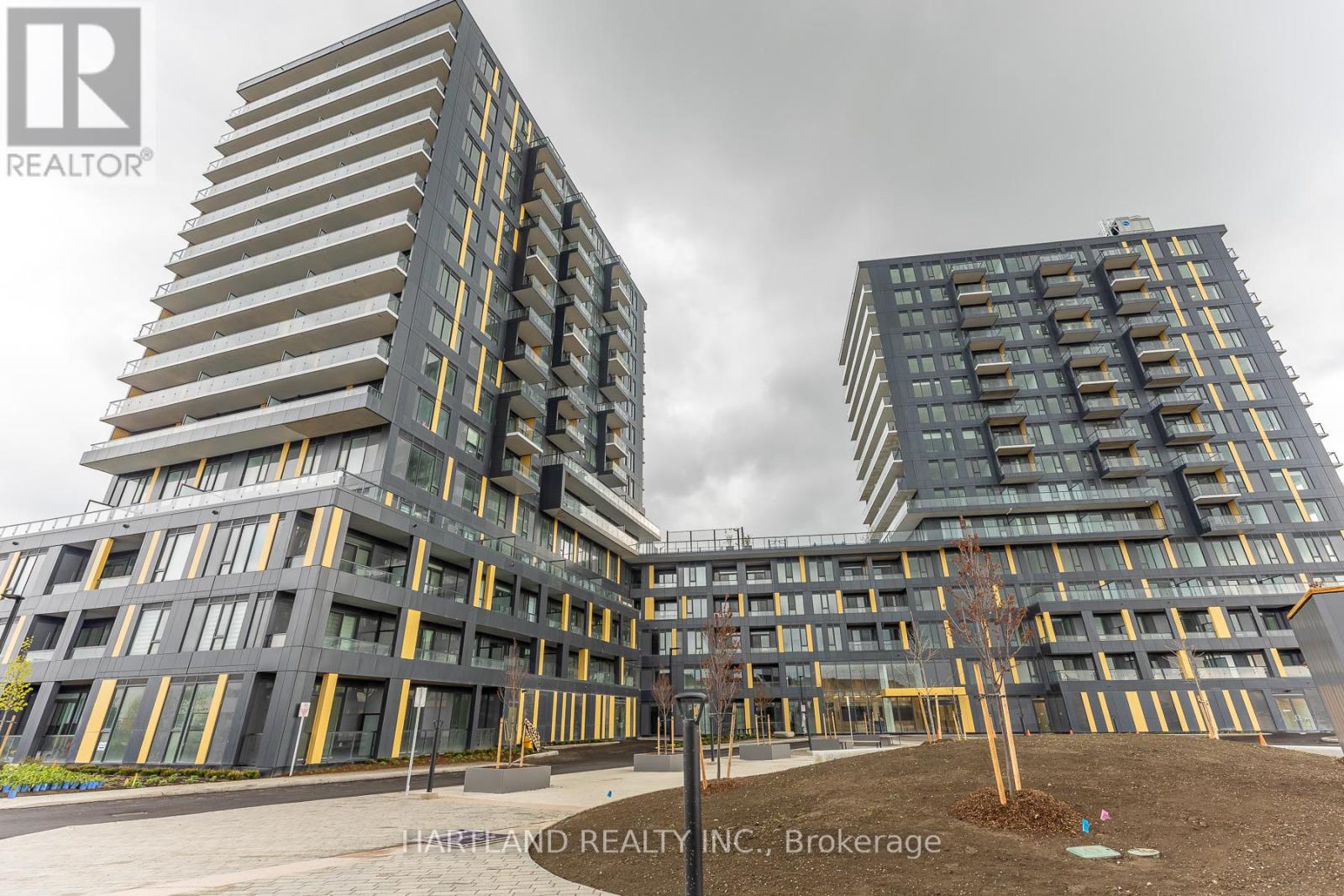 107 - 4878 Powers Common, Burlington, Ontario  L5M 2B4 - Photo 2 - W13132864