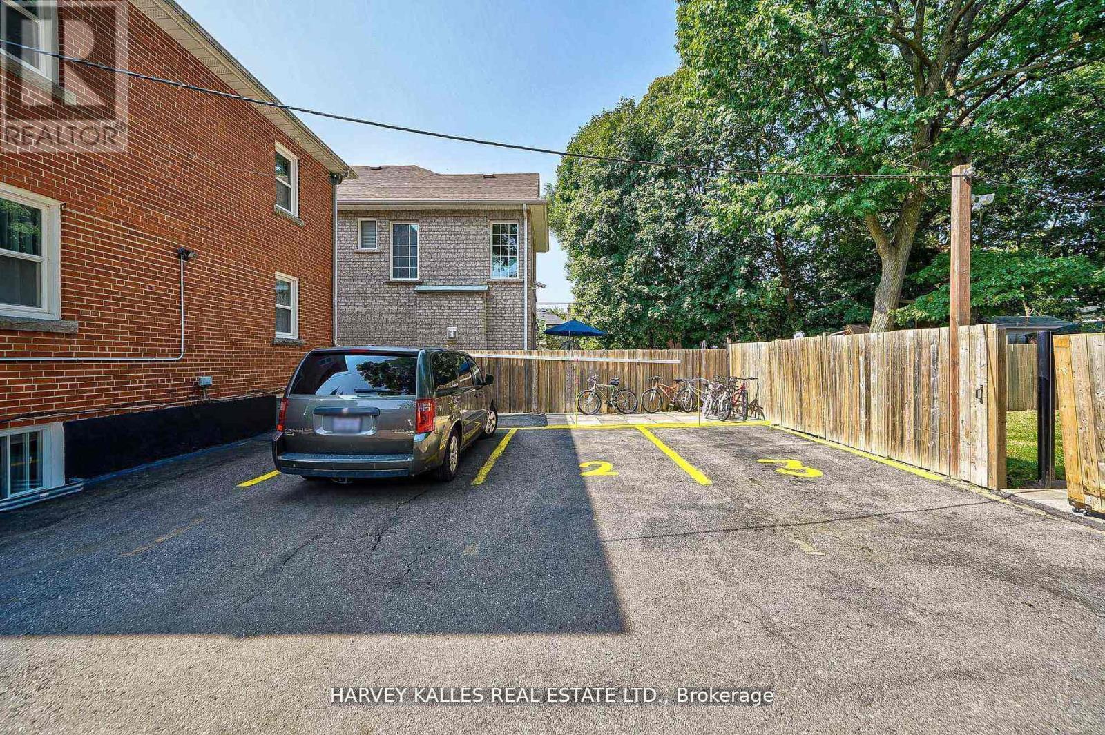 40 Dominion Road, Toronto, Ontario  M8W 1J7 - Photo 4 - W13132886