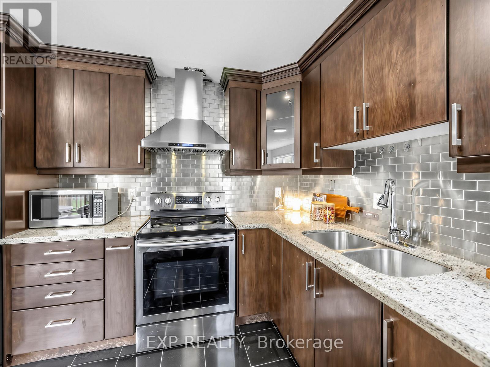 5697 Condor Place, Mississauga, Ontario  L5V 2J4 - Photo 19 - W13132912