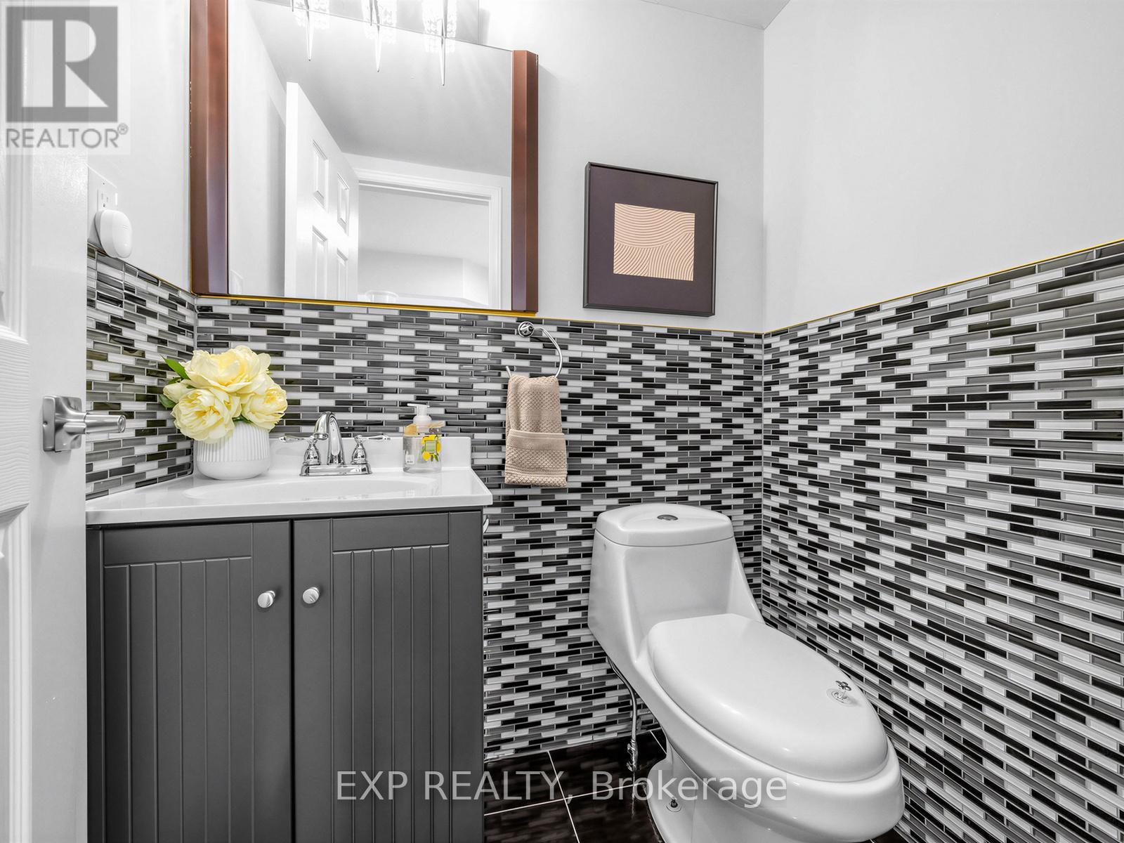 5697 Condor Place, Mississauga, Ontario  L5V 2J4 - Photo 20 - W13132912