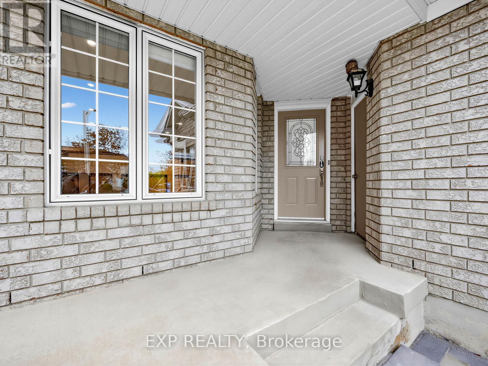5697 Condor Place, Mississauga, Ontario  L5V 2J4 - Photo 3 - W13132912
