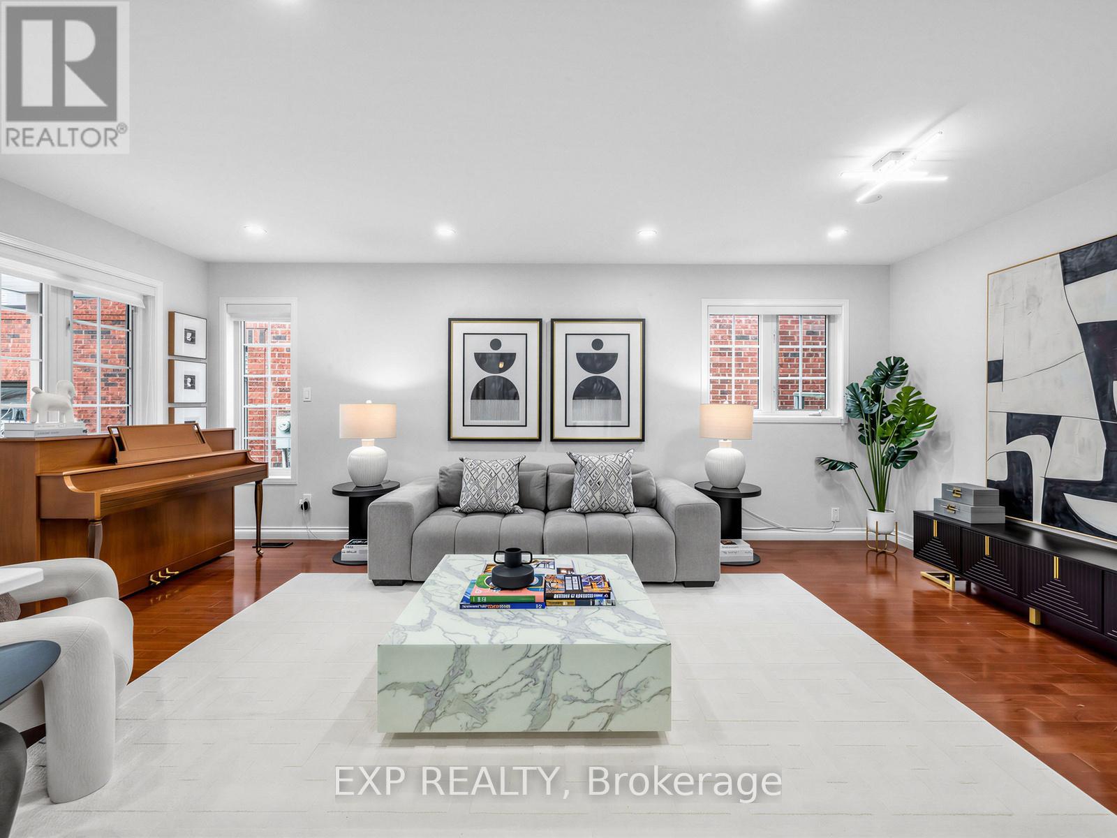 5697 Condor Place, Mississauga, Ontario  L5V 2J4 - Photo 5 - W13132912
