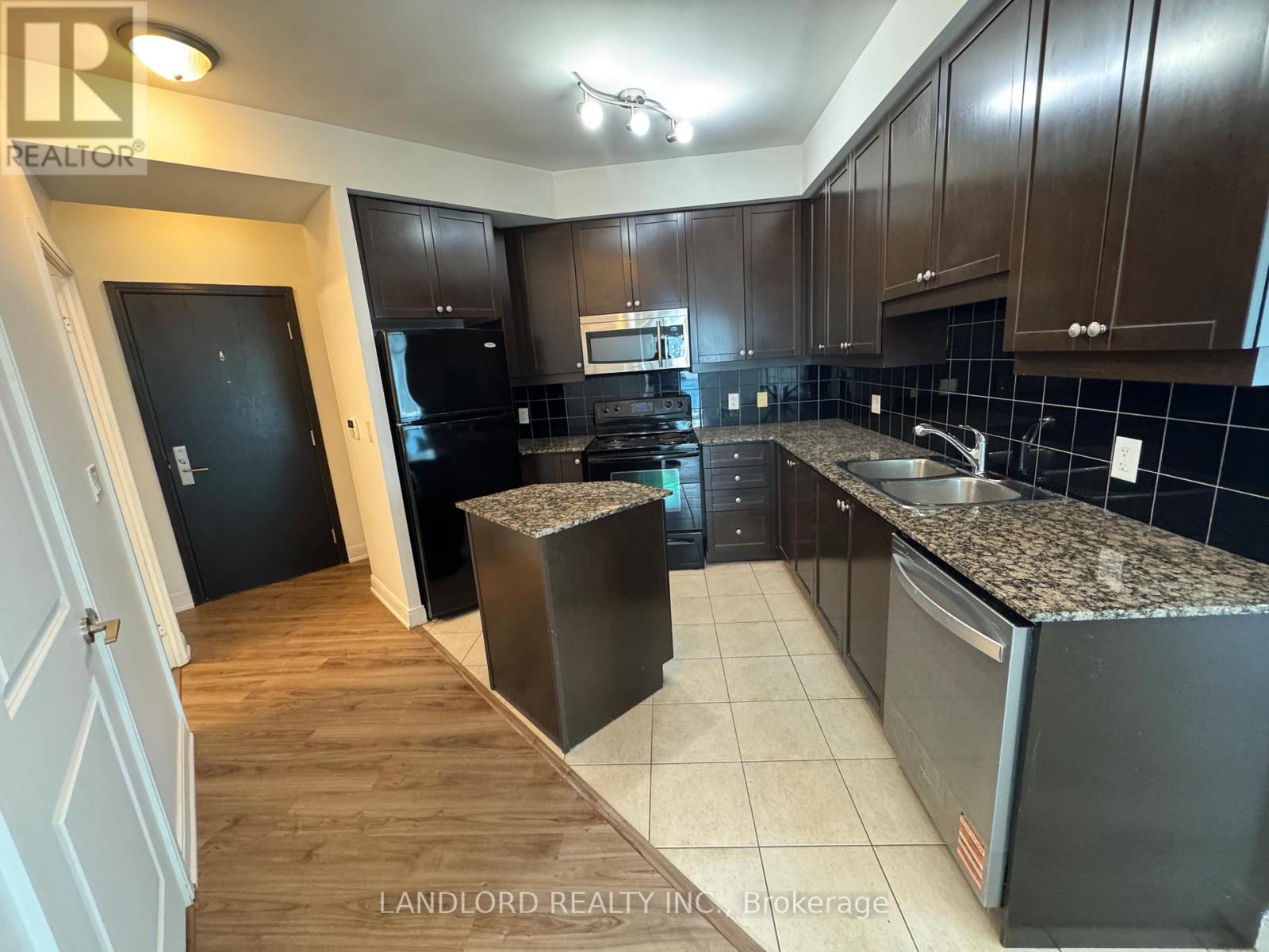 1806 - 80 Absolute Avenue, Mississauga, Ontario  L4Z 0A5 - Photo 3 - W13132944
