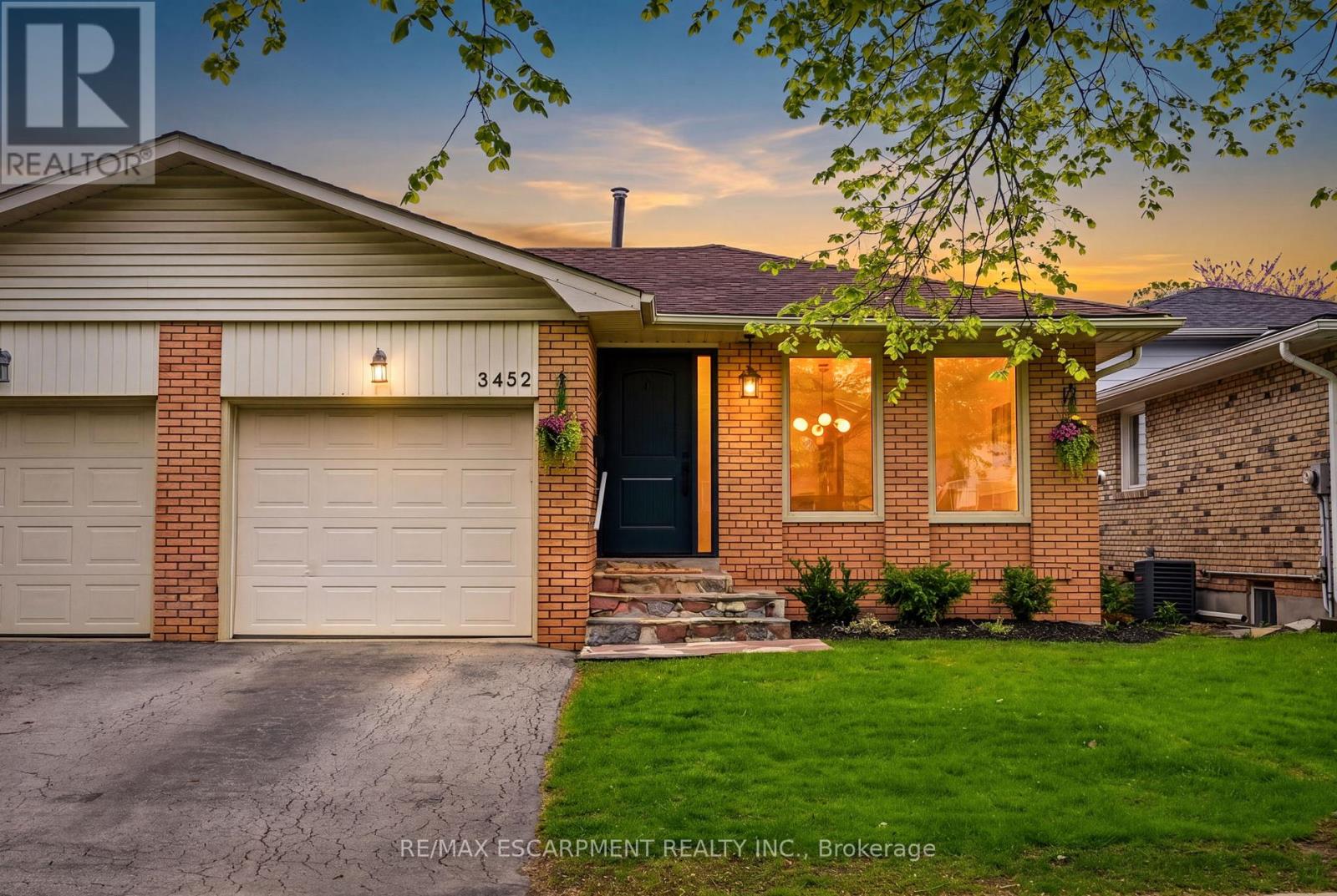 3452 CAPLAN CRESCENT, Burlington, Ontario