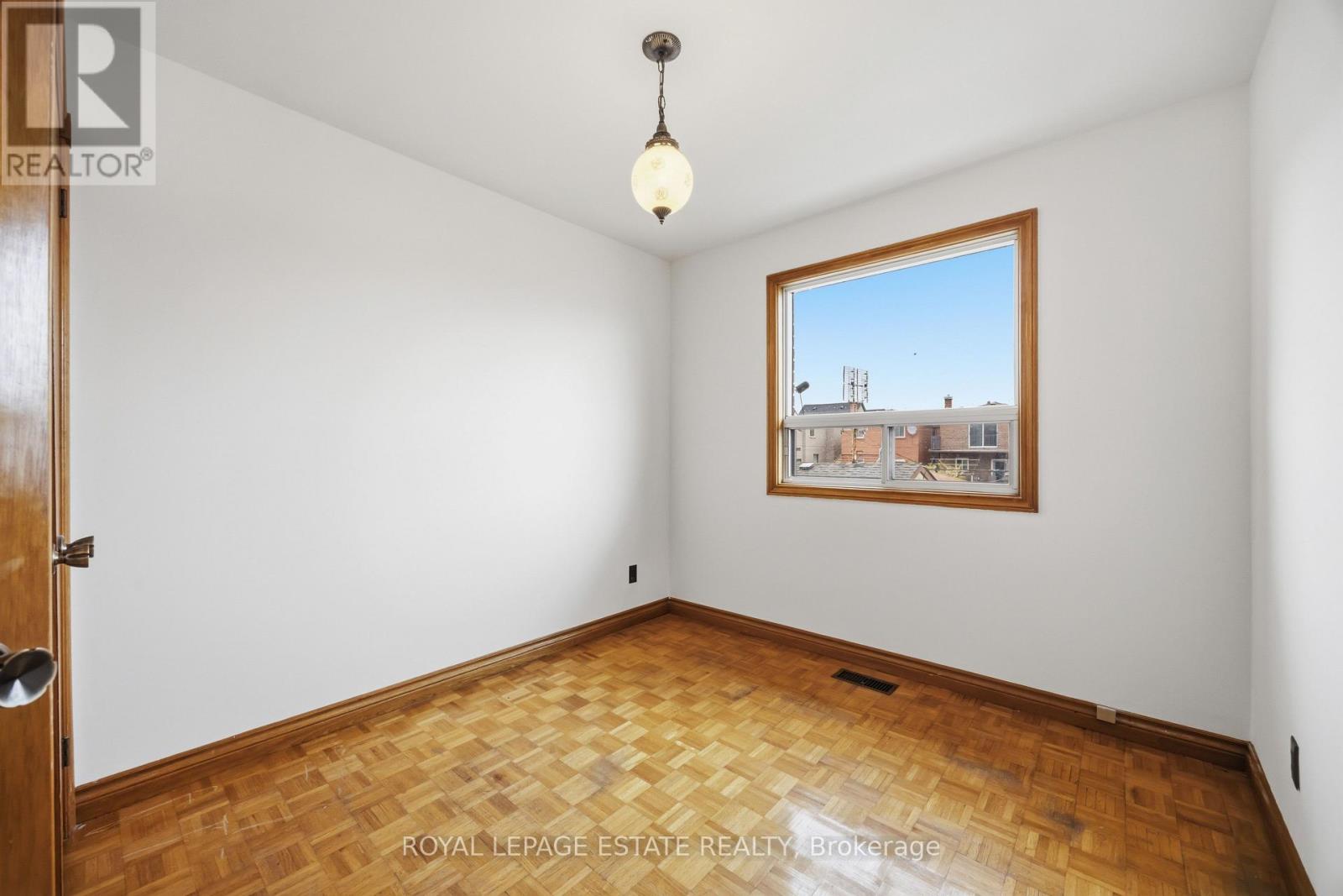 293 Harvie Avenue, Toronto, Ontario  M6E 4L2 - Photo 14 - W13133078