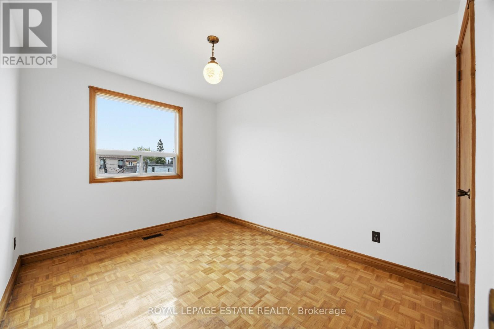 293 Harvie Avenue, Toronto, Ontario  M6E 4L2 - Photo 15 - W13133078