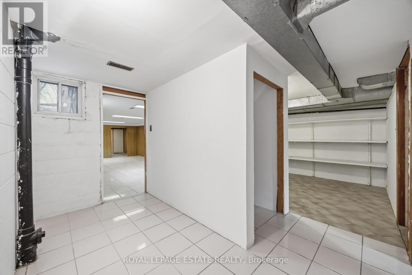 293 Harvie Avenue, Toronto, Ontario  M6E 4L2 - Photo 19 - W13133078