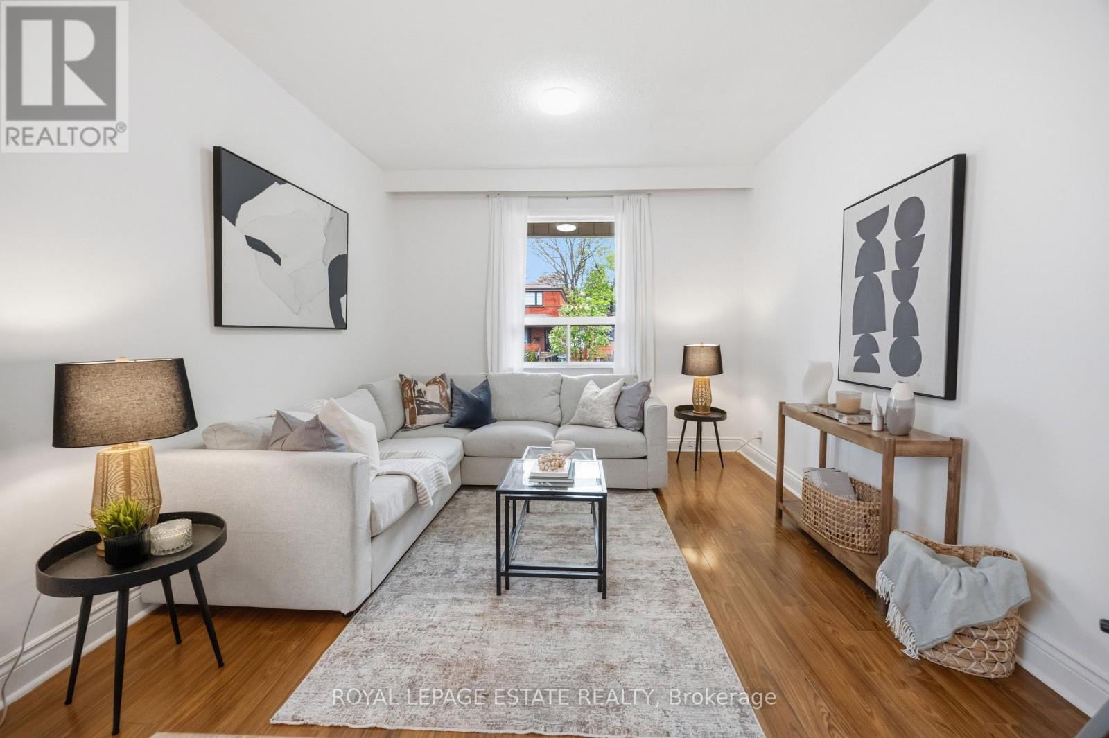 293 Harvie Avenue, Toronto, Ontario  M6E 4L2 - Photo 4 - W13133078