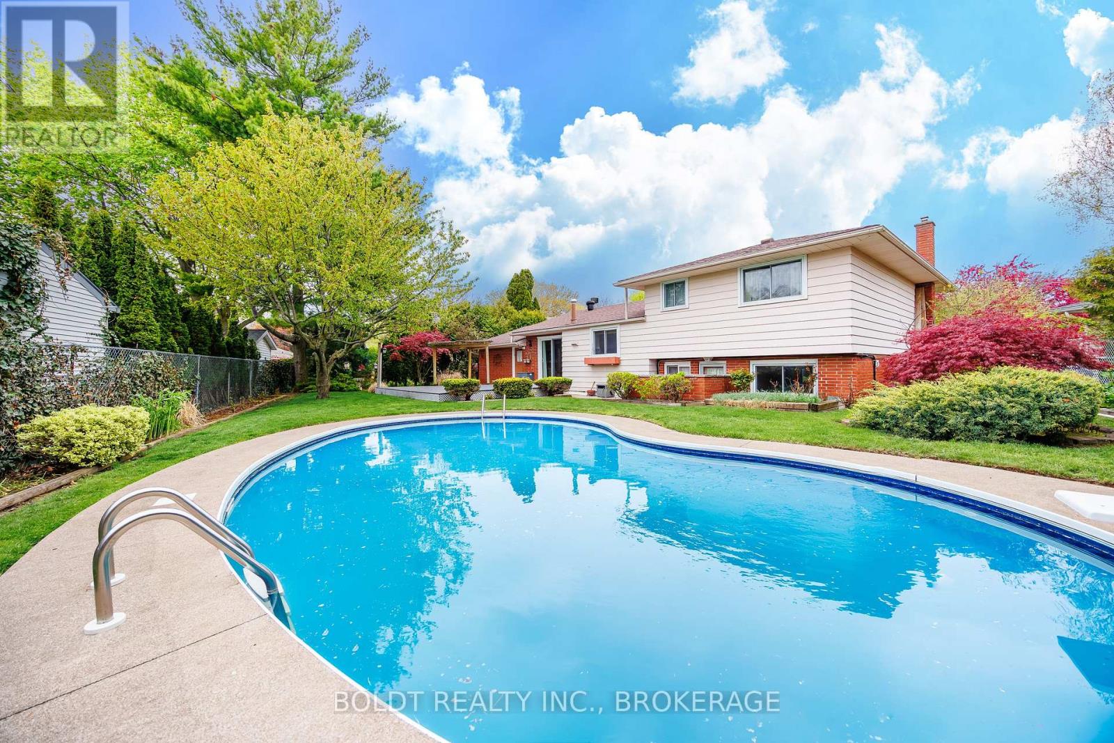 7 Halene Court, St. Catharines (Lakeshore), Ontario  L2M 6M3 - Photo 3 - X13133274