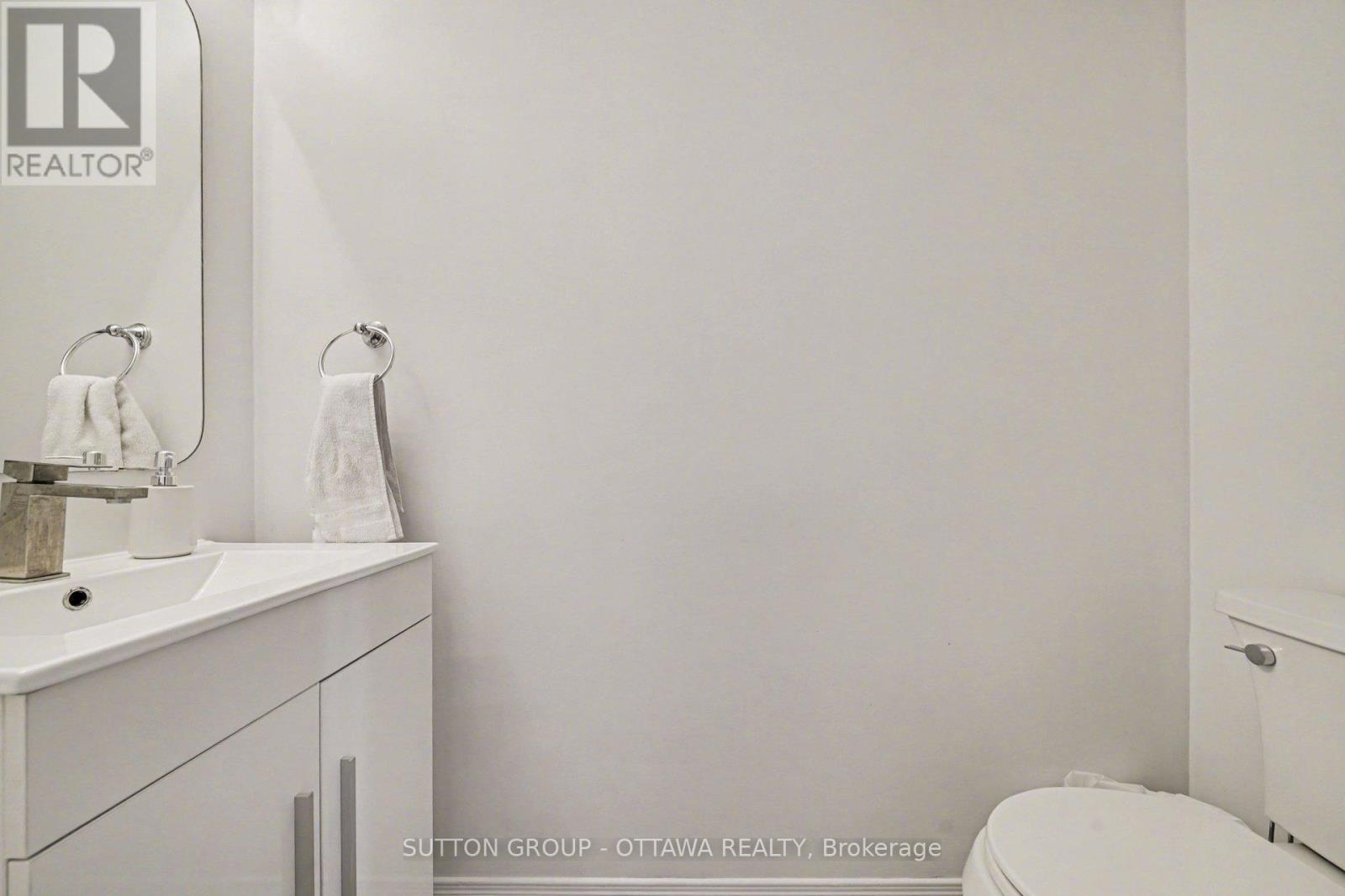 56 Steele Park Private, Ottawa, Ontario  K1J 0J2 - Photo 14 - X12869722