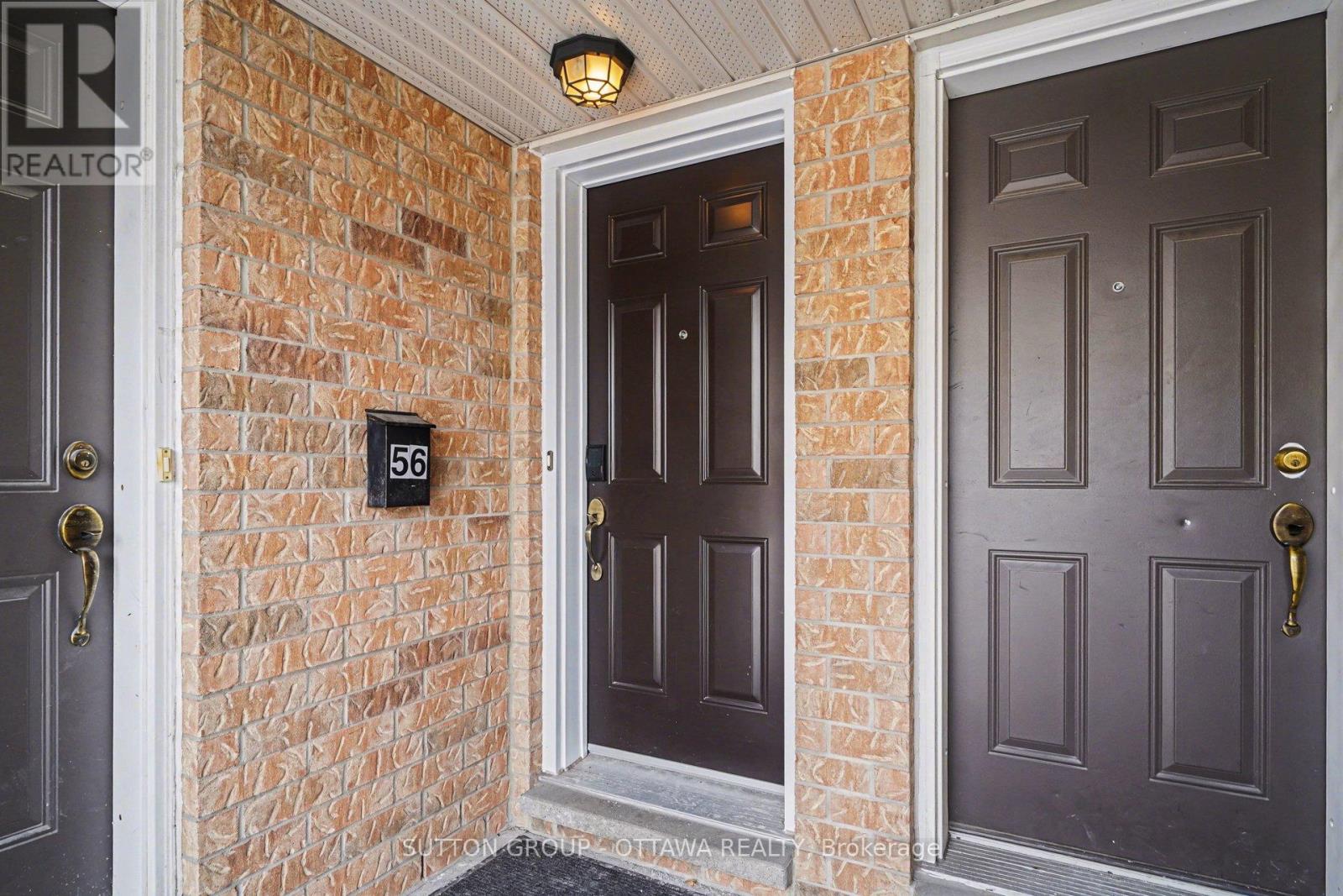 56 Steele Park Private, Ottawa, Ontario  K1J 0J2 - Photo 3 - X12869722