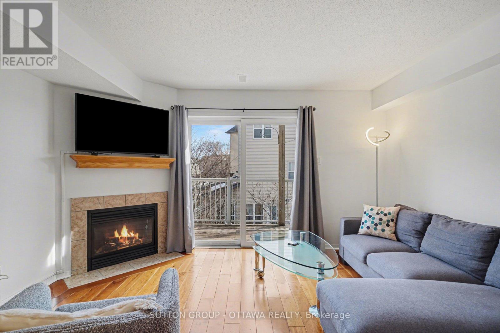 56 Steele Park Private, Ottawa, Ontario  K1J 0J2 - Photo 6 - X12869722