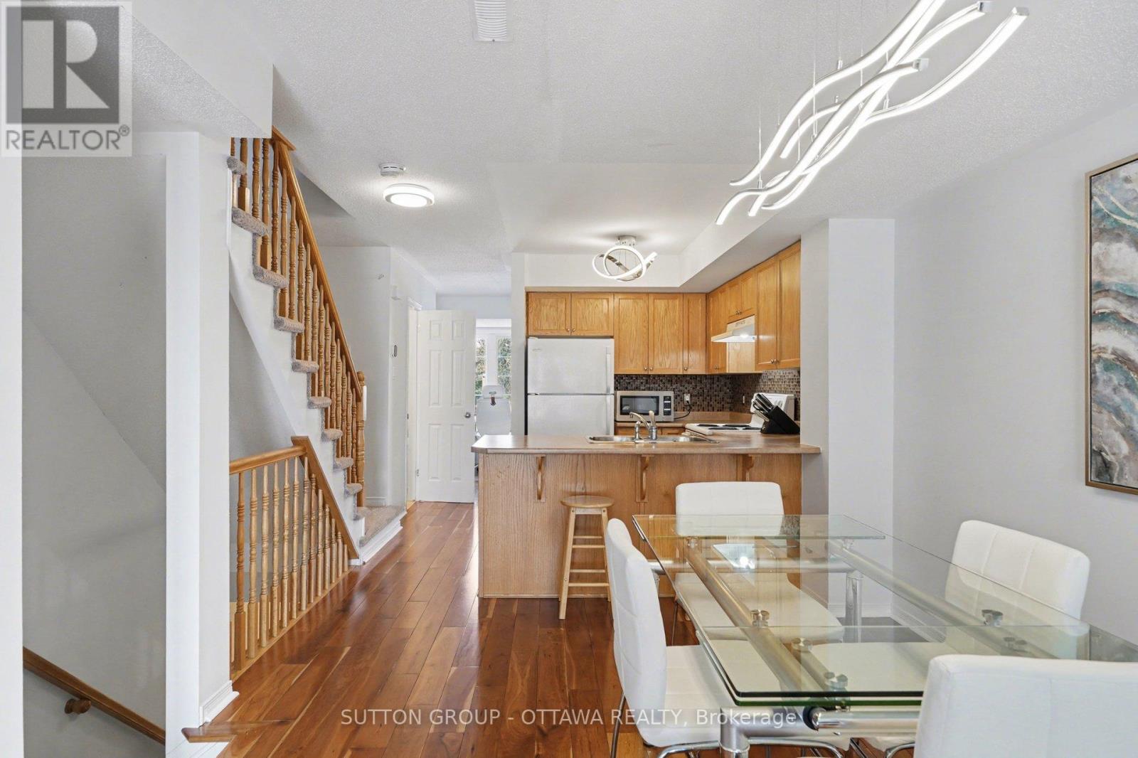 56 Steele Park Private, Ottawa, Ontario  K1J 0J2 - Photo 8 - X12869722