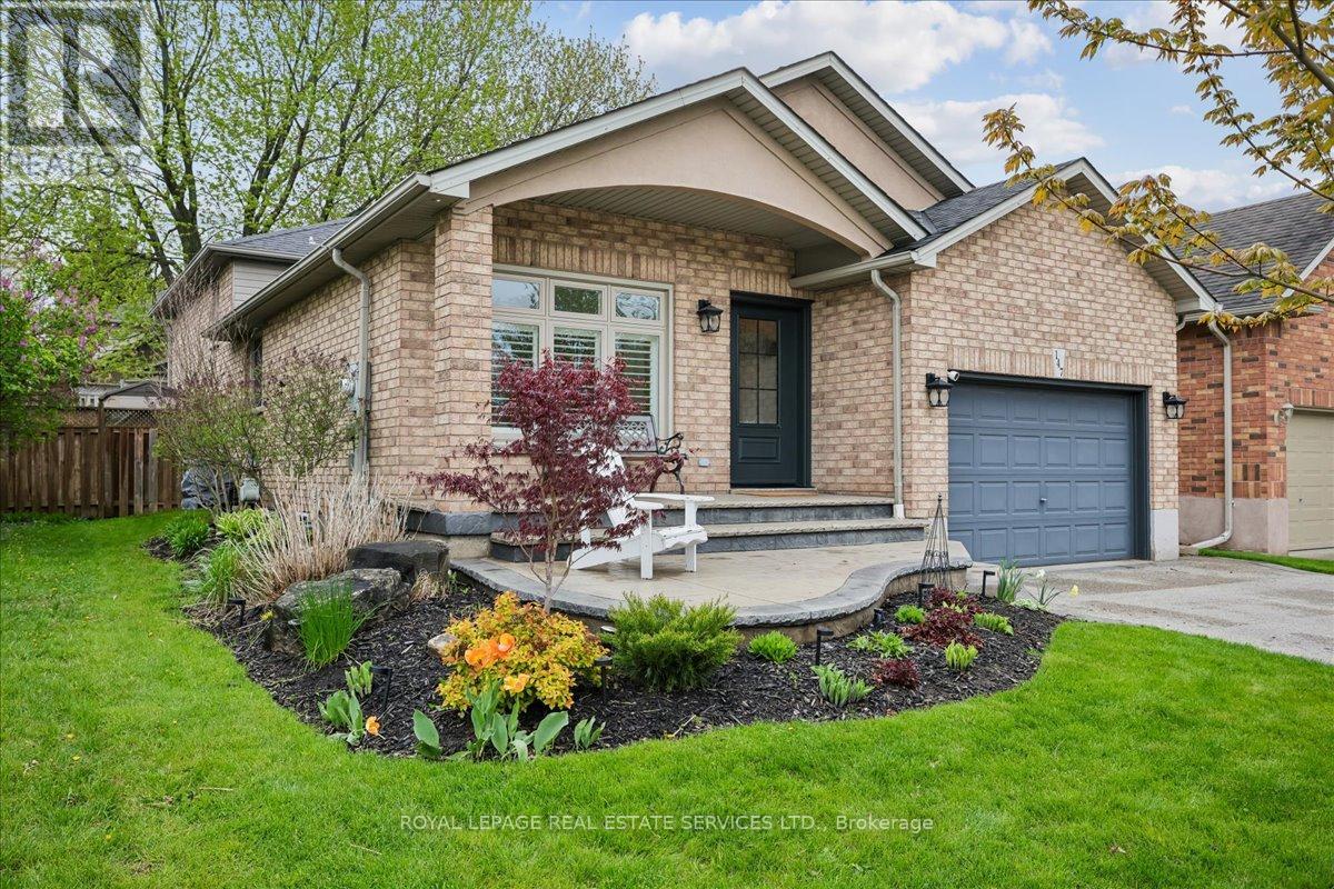 147 Valridge Drive, Hamilton, Ontario  L9G 4Y4 - Photo 4 - X13132956