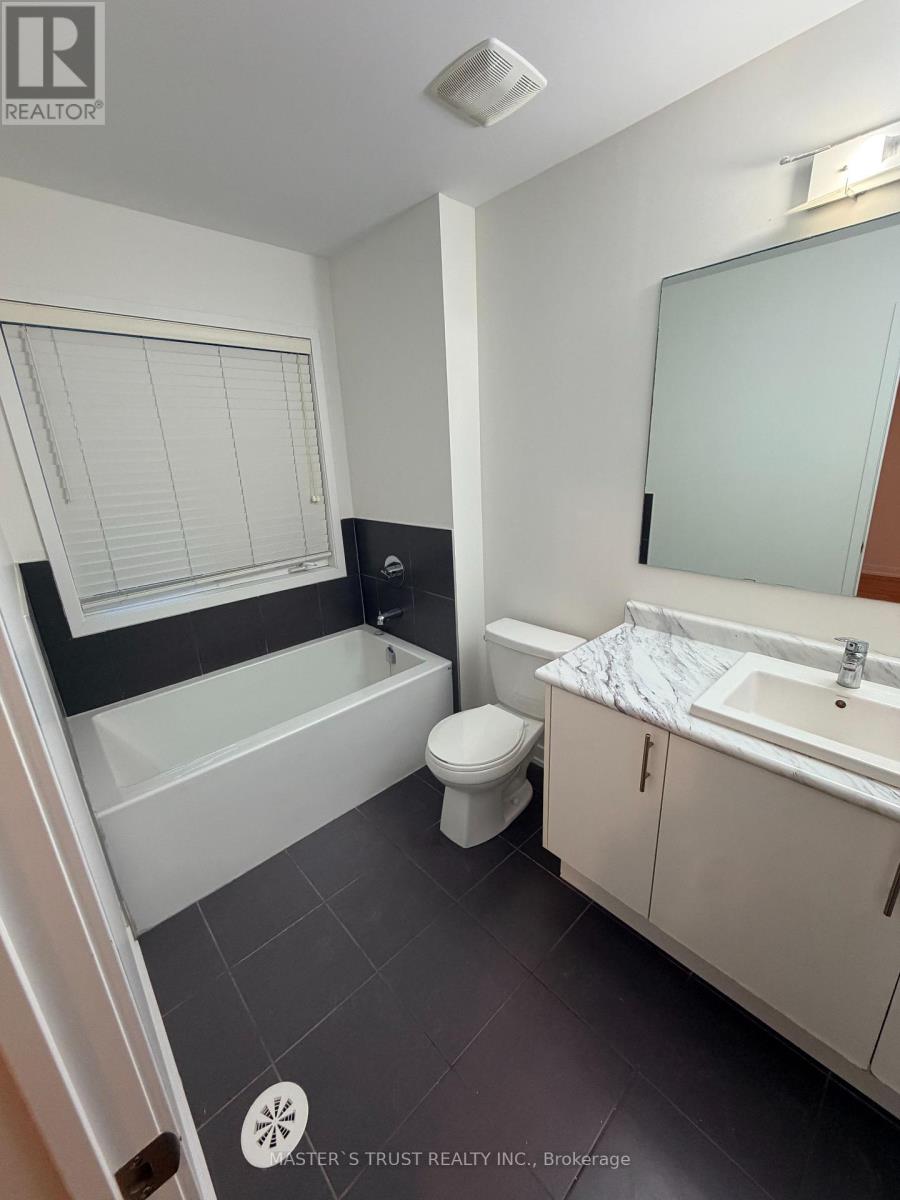 19 Torah Gate, Vaughan, Ontario  L6A 4Y4 - Photo 6 - N12837192