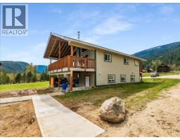 6810 & 6814 Brooks Road, Appledale, British Columbia