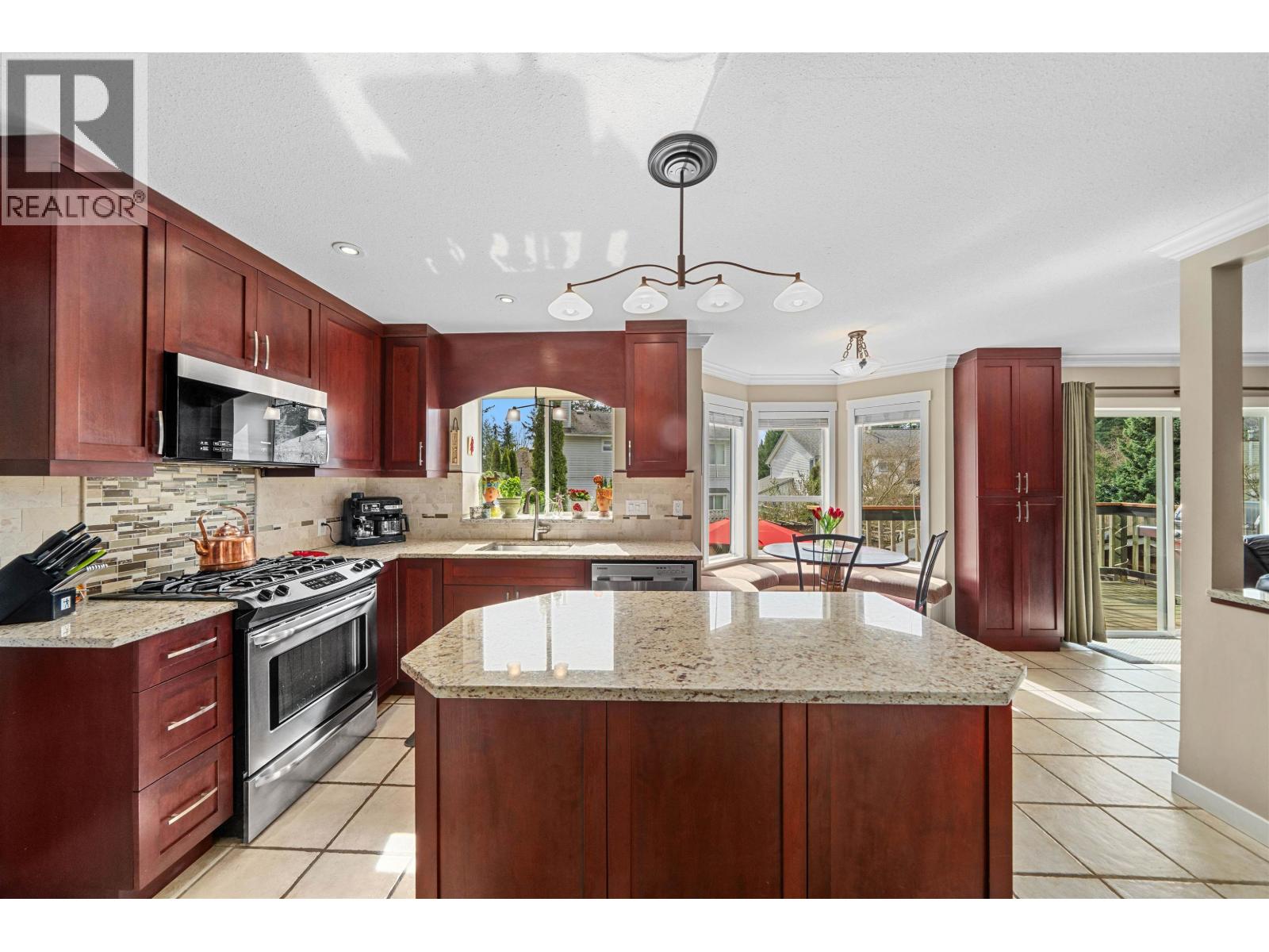 3 Simon Fraser Court, Port Moody, British Columbia  V3H 4S4 - Photo 8 - R3124112
