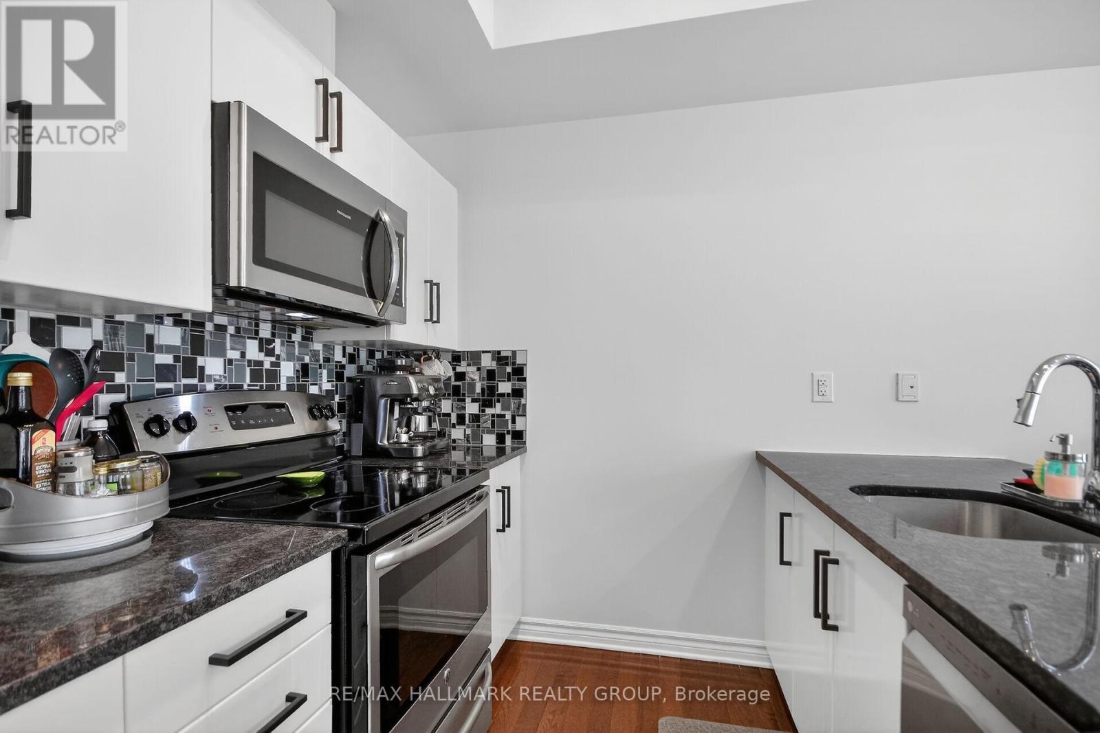 Unit F - 849 Blackcomb Private, Ottawa, Ontario  K1G 4E4 - Photo 7 - X13128484