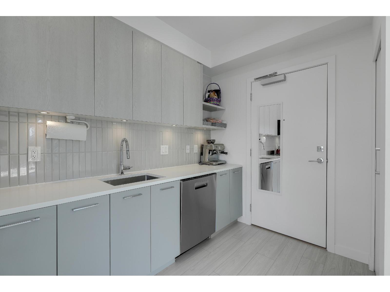 309 10777 138 Street, Surrey, British Columbia  V3T 0T5 - Photo 3 - R3111573