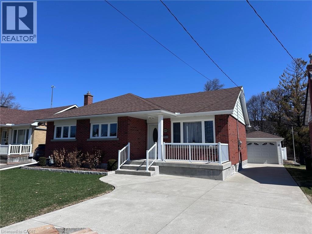 390 Dumfries Avenue, Kitchener, Ontario  N2H 2G1 - Photo 1 - 40818027