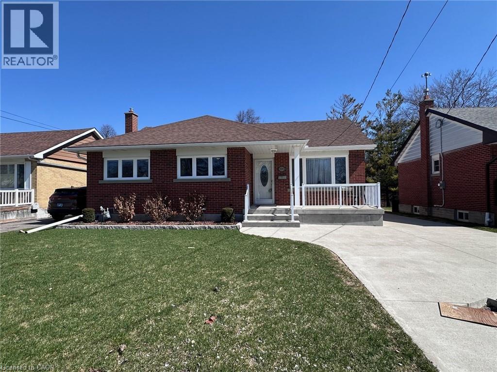 390 Dumfries Avenue, Kitchener, Ontario  N2H 2G1 - Photo 2 - 40818027