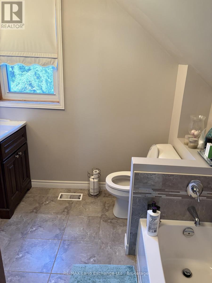 3235 9 Highway, Brockton, Ontario  N0G 2V0 - Photo 17 - X13133174