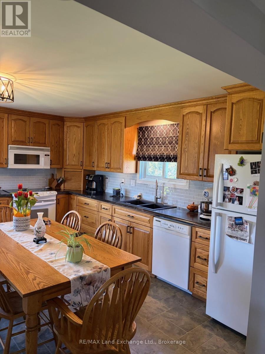 3235 9 Highway, Brockton, Ontario  N0G 2V0 - Photo 11 - X13133174